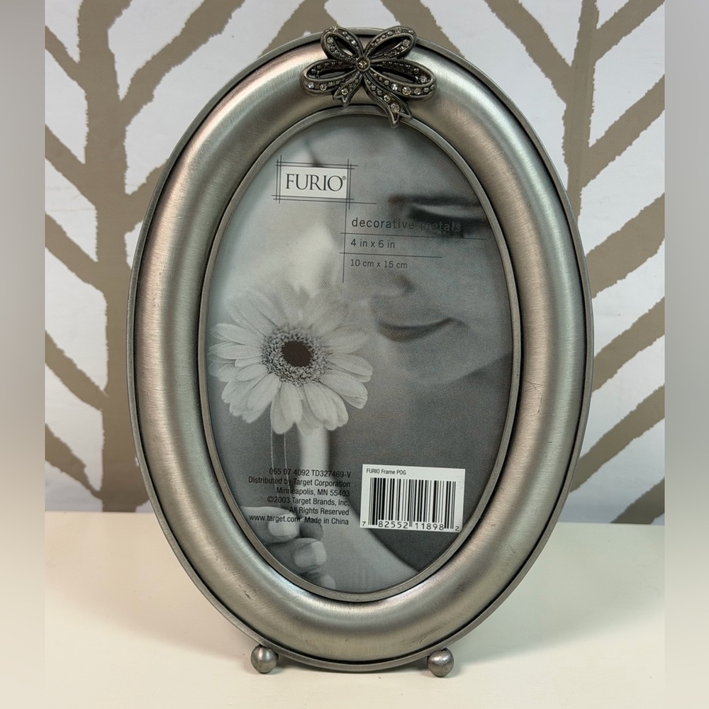 New Pretty Furio Oval Silver Tone & Crystal Picture Frame 4X6